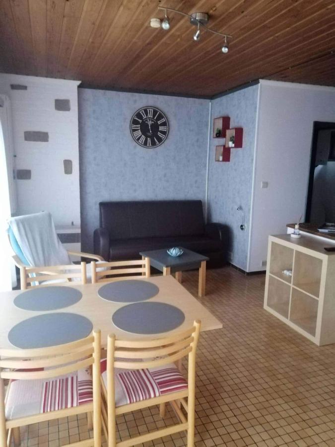 Chalet Village Vacances Waulsort Bagian luar foto